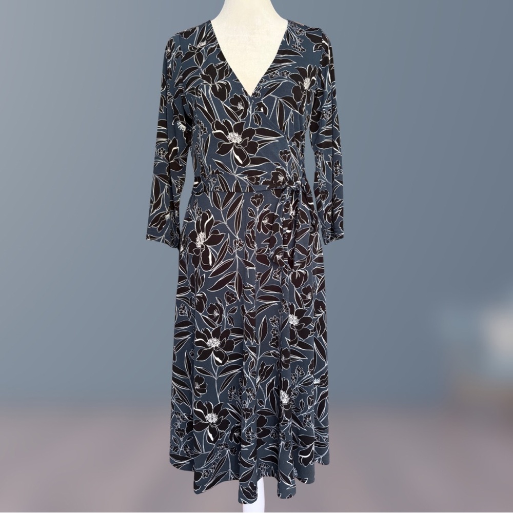 LAST CHANCE | NWT Leota Perfect Wrap Dress Classic Floral Dress - Picture 4 of 10